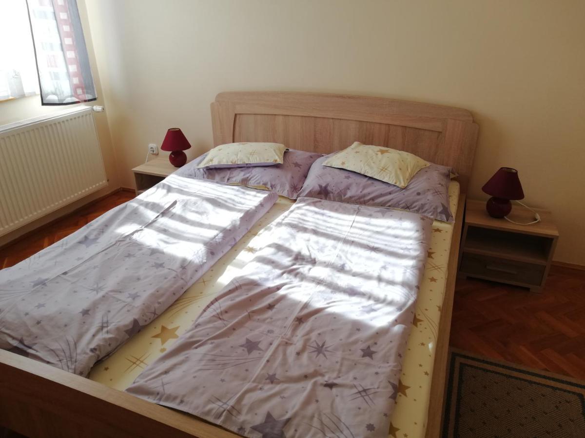 Imola Es Andrea Apartmanhaz Hajdúszoboszló Eksteriør billede