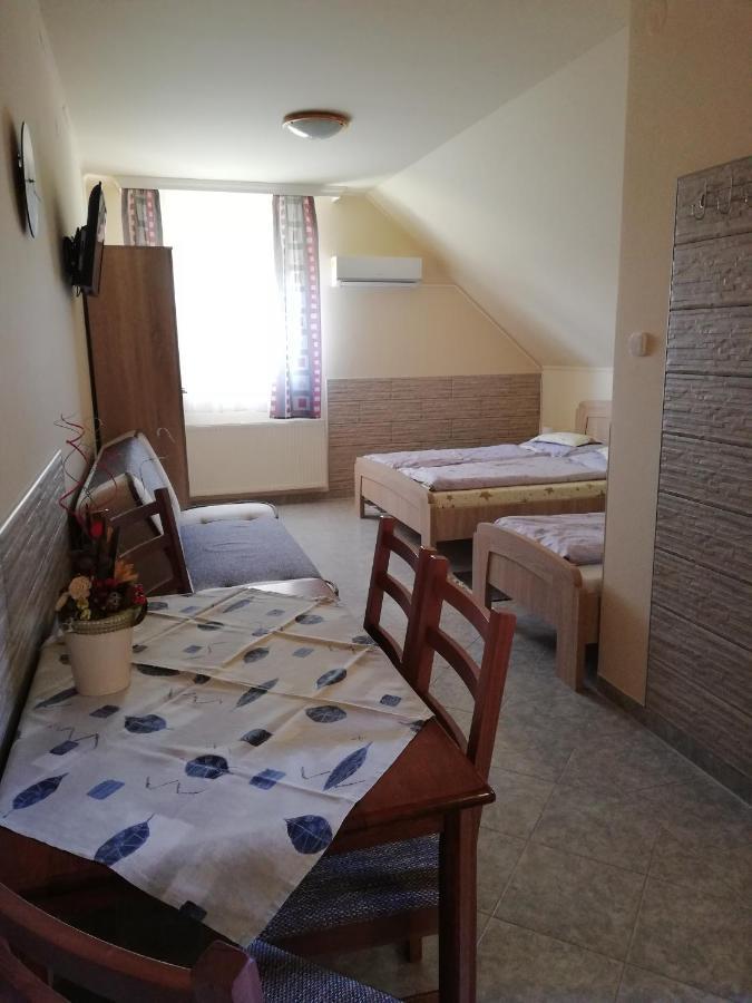 Imola Es Andrea Apartmanhaz Hajdúszoboszló Eksteriør billede
