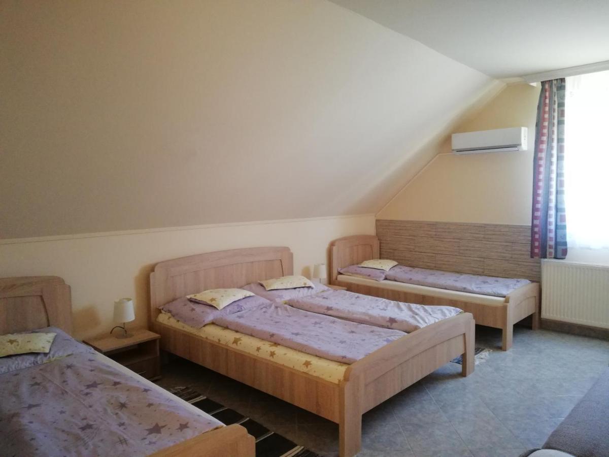Imola Es Andrea Apartmanhaz Hajdúszoboszló Eksteriør billede