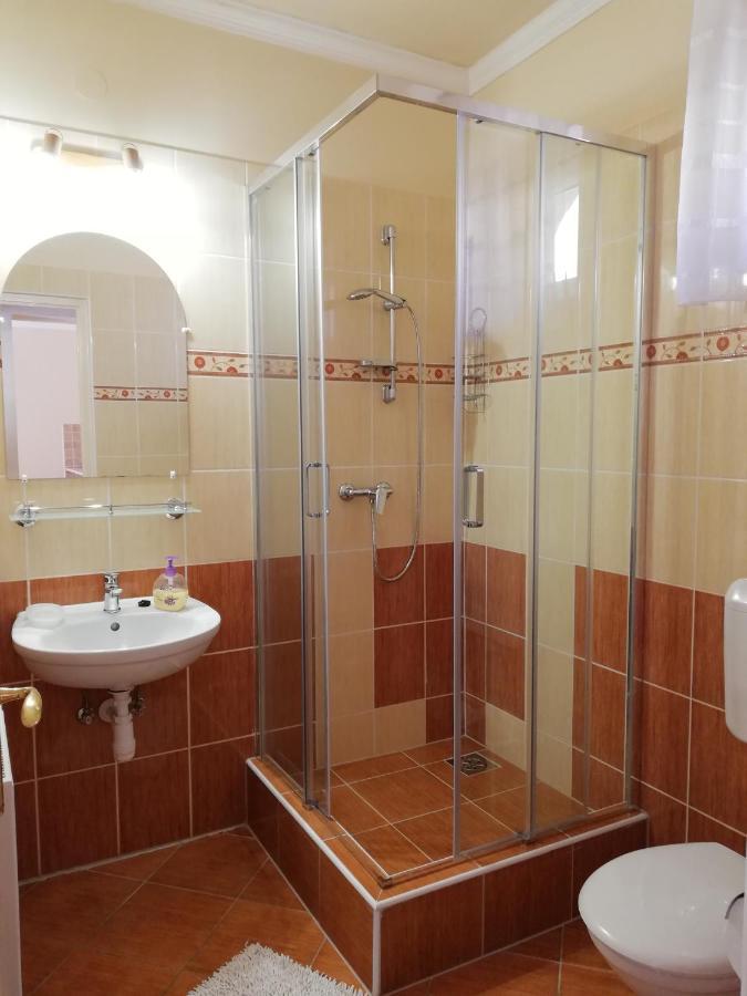 Imola Es Andrea Apartmanhaz Hajdúszoboszló Eksteriør billede
